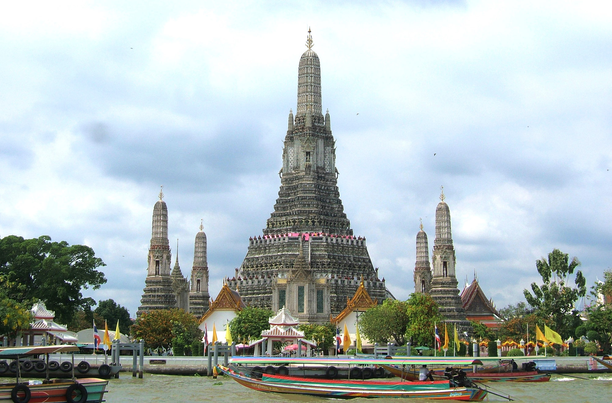 Wat Arun (Temple of Dawn)