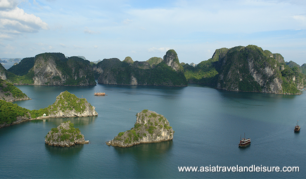 Halong Bay (Vịnh Hạ Long)